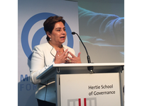 Patricia Espinosa spricht auf dem Podium