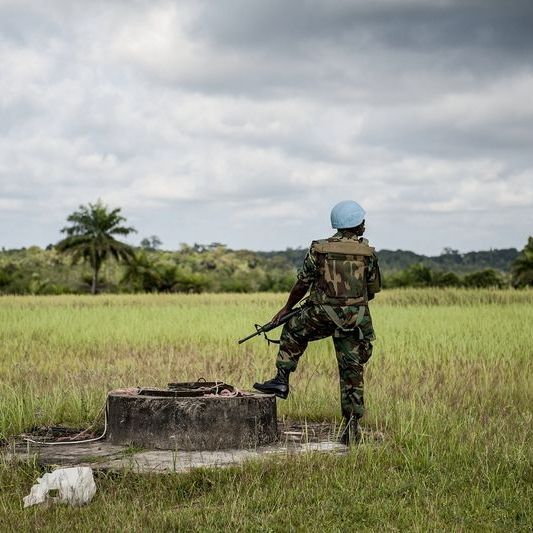 Ein ghaneischer Blauhelm in Liberia ©UN Photo Staton Winter